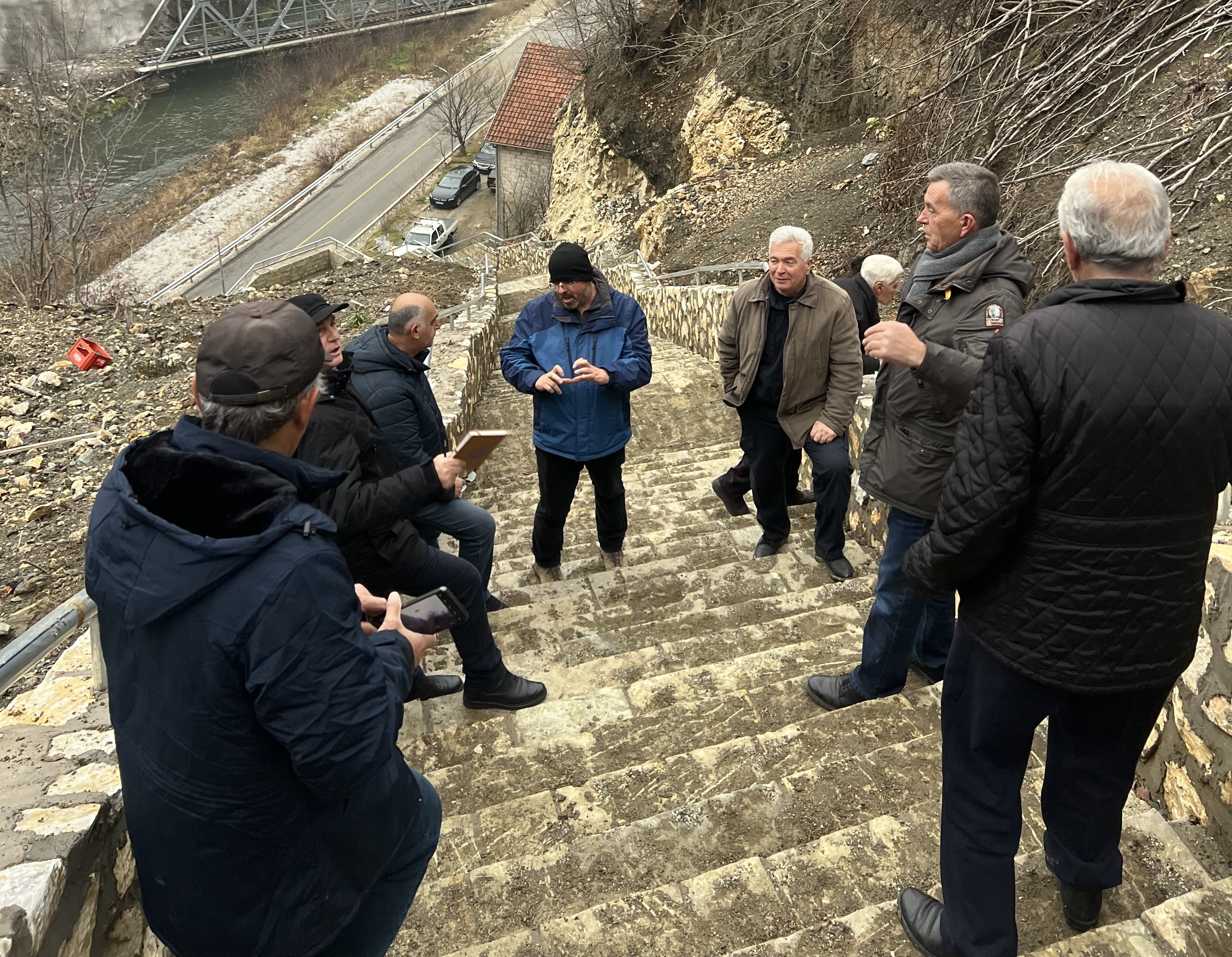 The community assesses the project “Improvement of the Stairs to Guri i Shpuar” in Kaçanik